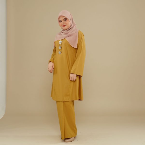 KEMBOJA KURUNG PAHANG - MUSTARD - Image 2