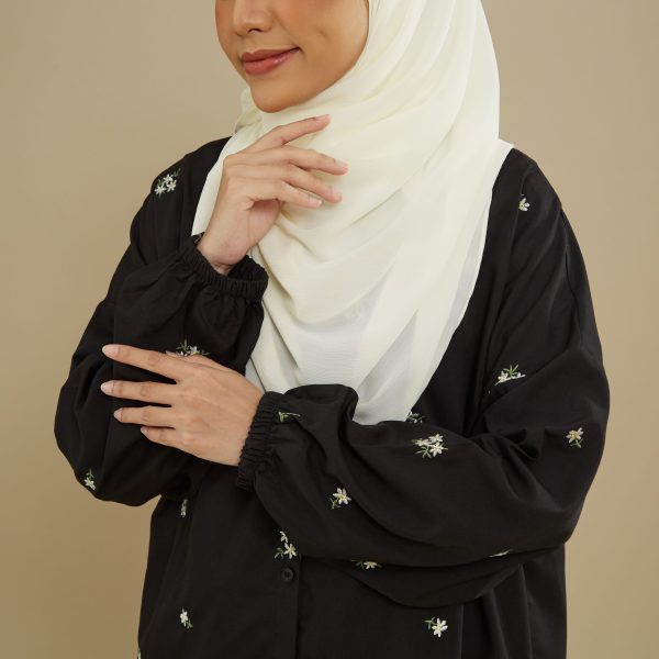 Nafeesa Embroidery Blouse - Black - Image 5