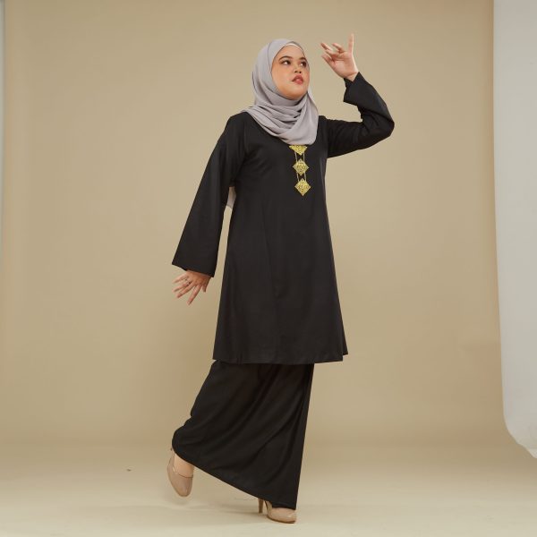 KEMBOJA KURUNG PAHANG - BLACK - Image 4