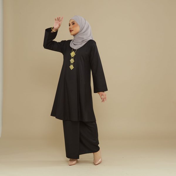 KEMBOJA KURUNG PAHANG - BLACK - Image 2