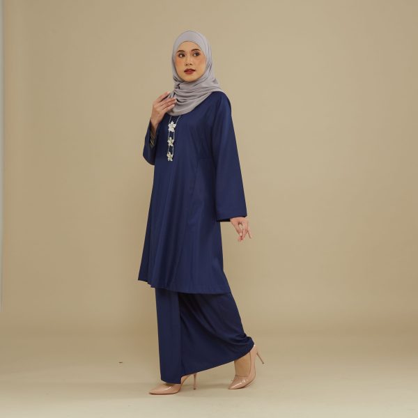 KEMBOJA KURUNG PAHANG - DARK BLUE - Image 2