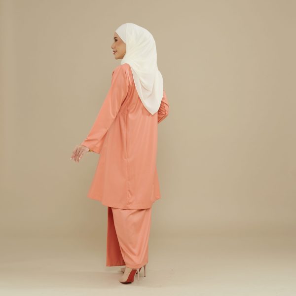 KEMBOJA KURUNG PAHANG - SALMON PEACH - Image 3