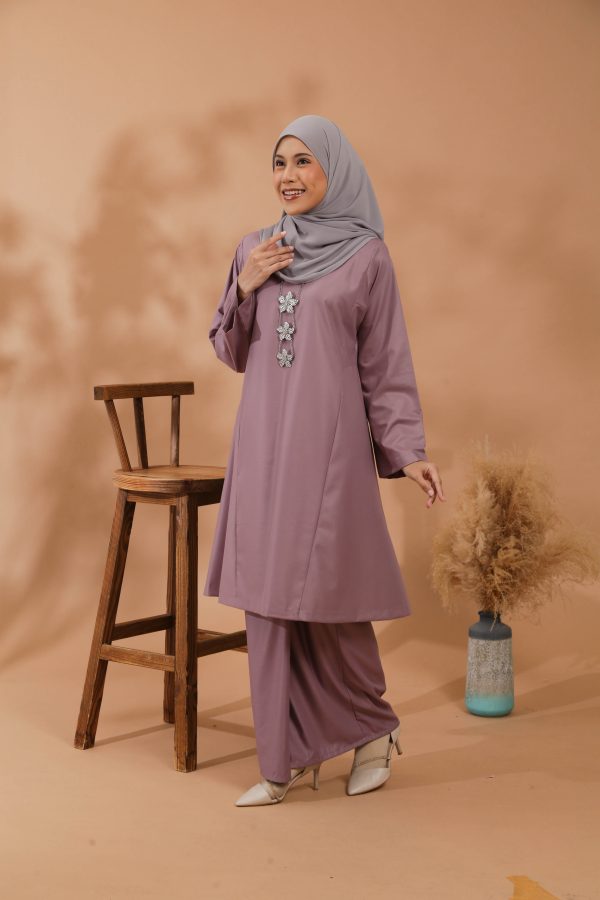 KEMBOJA KURUNG PAHANG - DUSTY PURPLE - Image 3