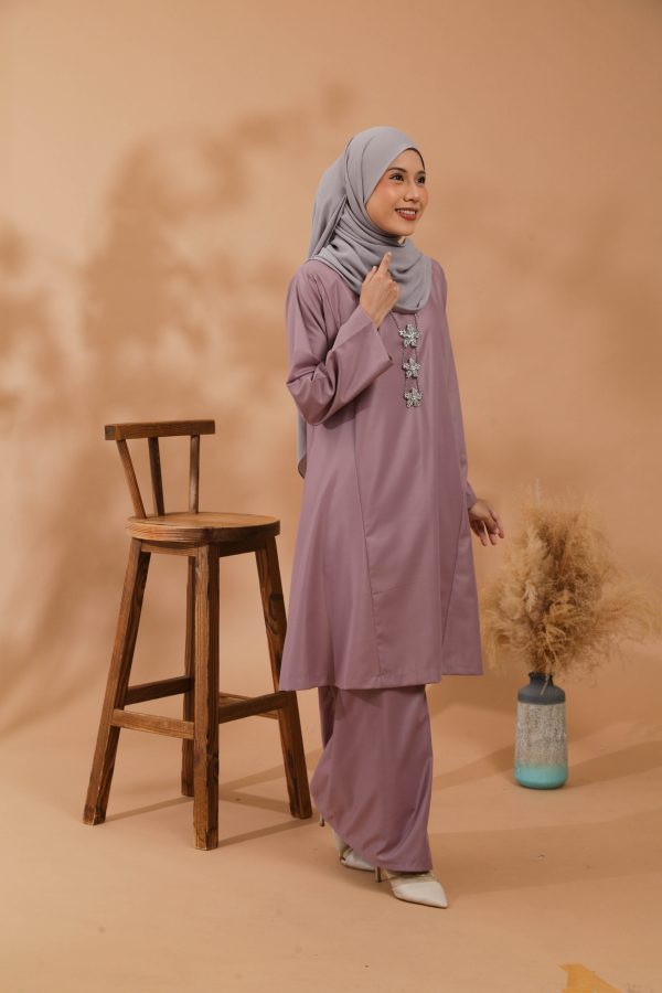 KEMBOJA KURUNG PAHANG - DUSTY PURPLE - Image 2