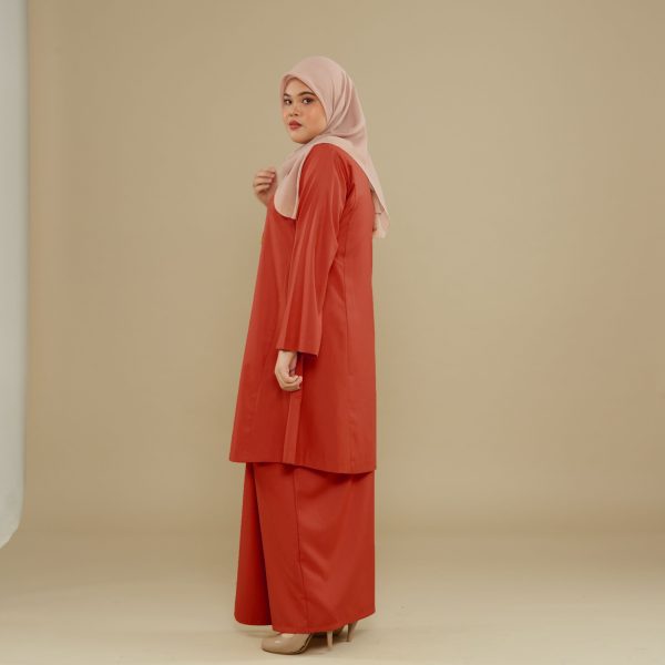 KEMBOJA KURUNG PAHANG - BRICK ORANGE - Image 3