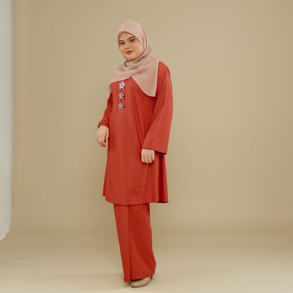 KEMBOJA KURUNG PAHANG - BRICK ORANGE