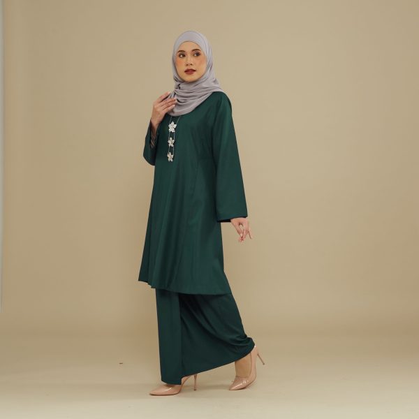 KEMBOJA KURUNG PAHANG - EMERALD - Image 2