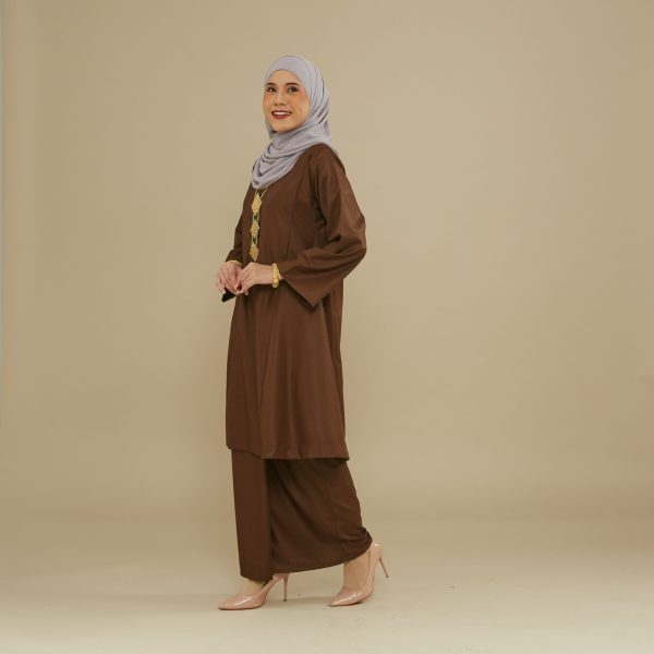 KEMBOJA KURUNG PAHANG - DARK BROWN - Image 3