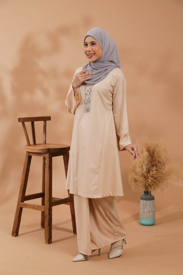 KEMBOJA KURUNG PAHANG - CREAM - Image 3