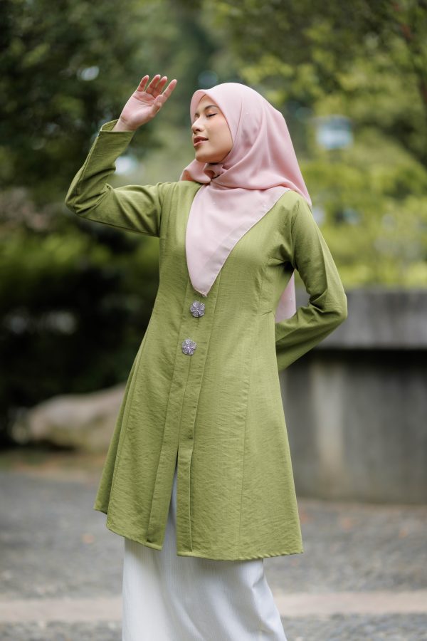 DINDA KEBARUNG - Hijau Pucuk Pisang - Image 3
